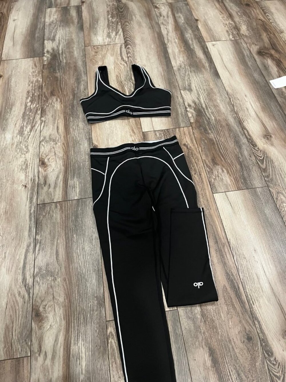 Black Alo yoga set